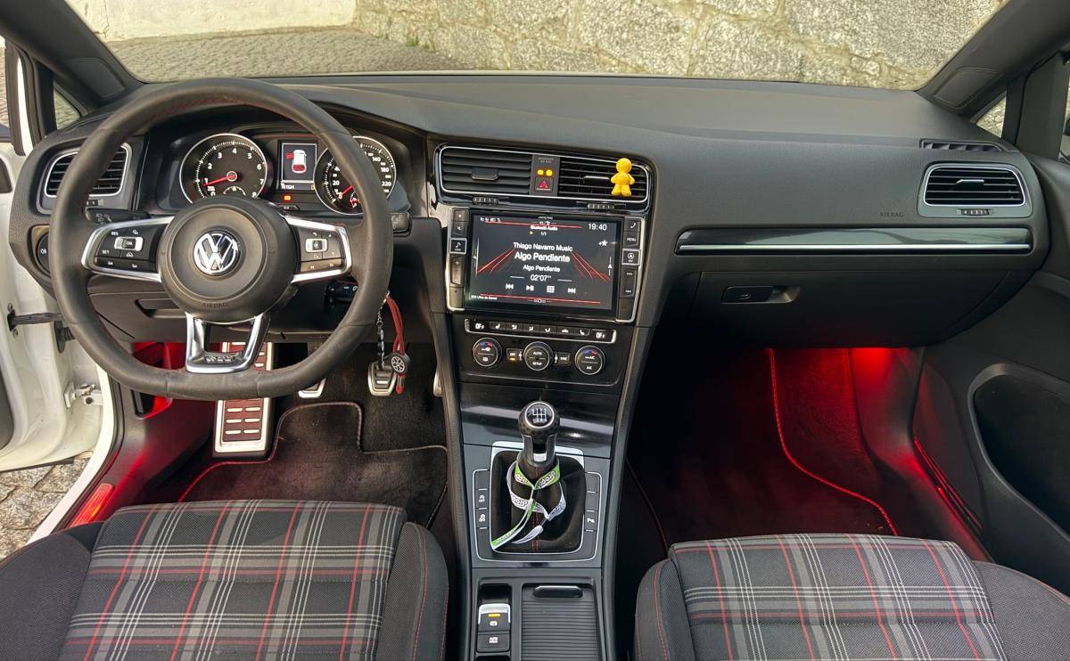 volkswagen-golf-2013-gasolina-1984cc