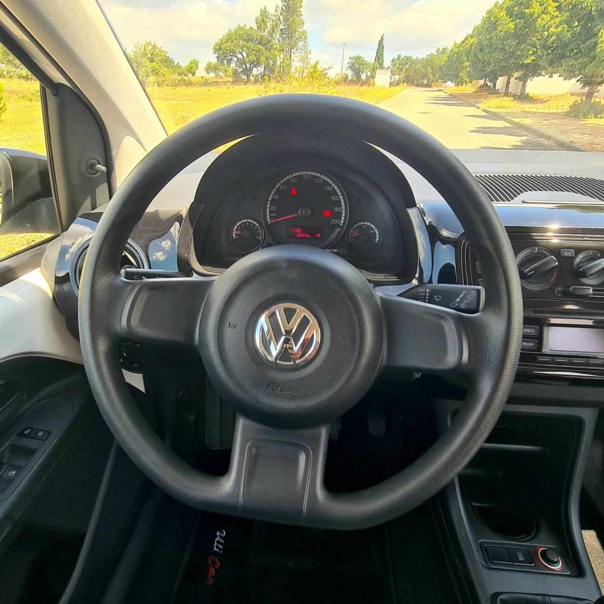 volkswagen-up-1-0-2015-gasolina-999cc
