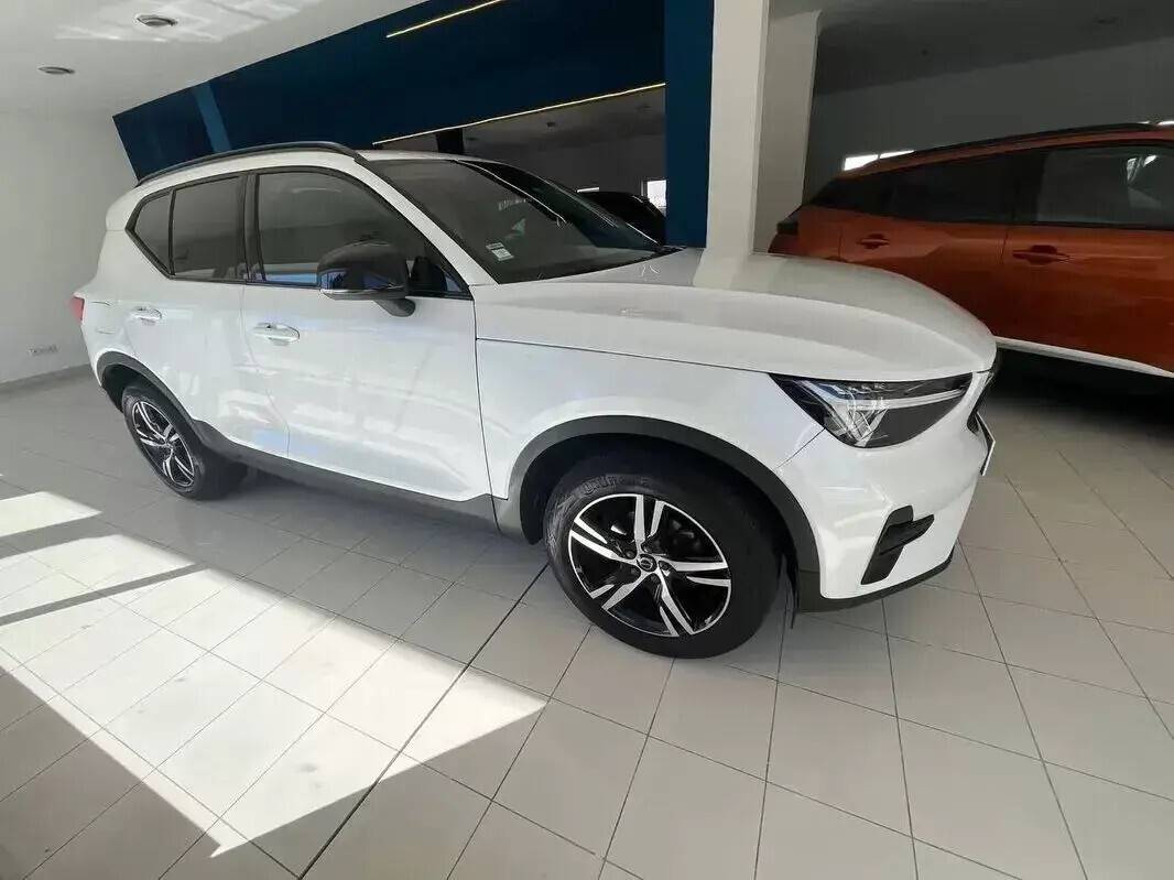volvo-xc40-2023-gasolina-1477cc