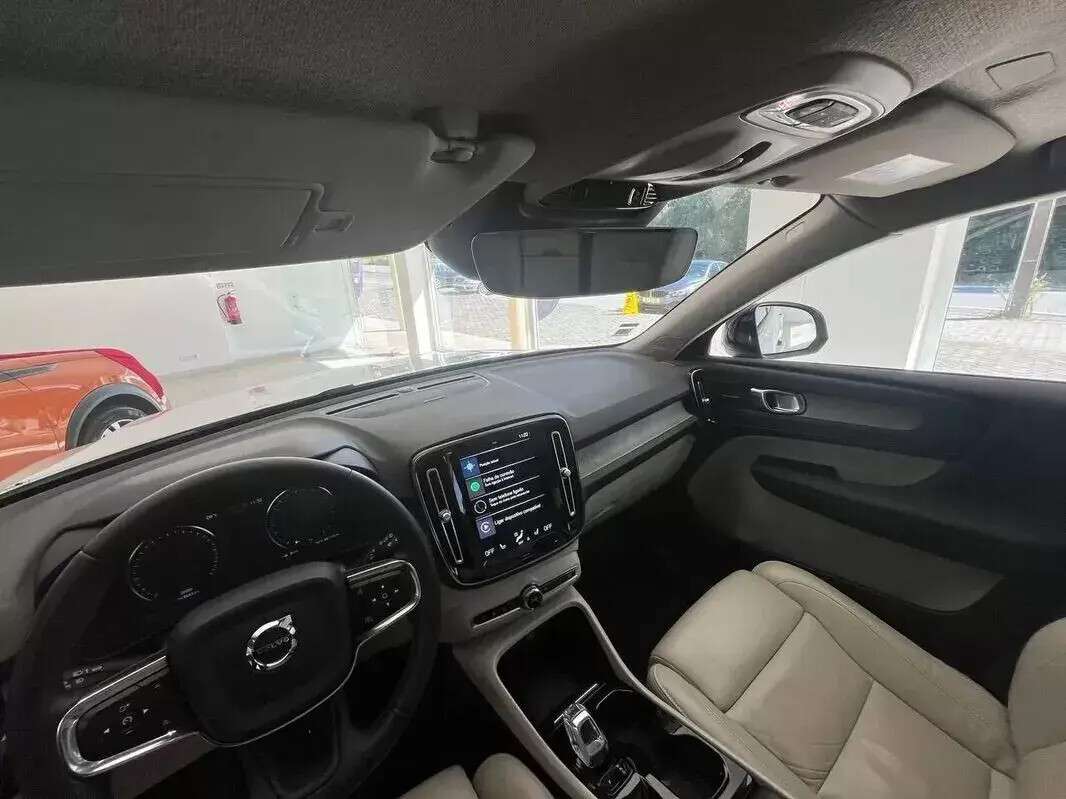 volvo-xc40-2023-gasolina-1477cc