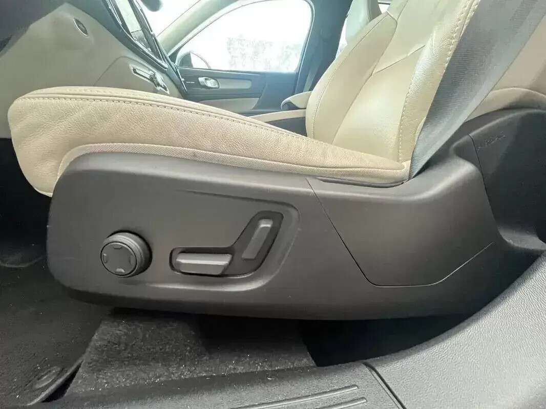 volvo-xc40-2023-gasolina-1477cc