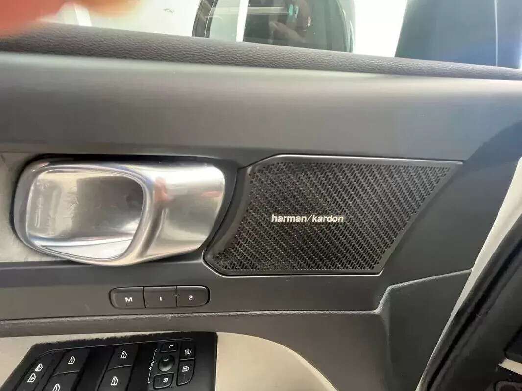 volvo-xc40-2023-gasolina-1477cc