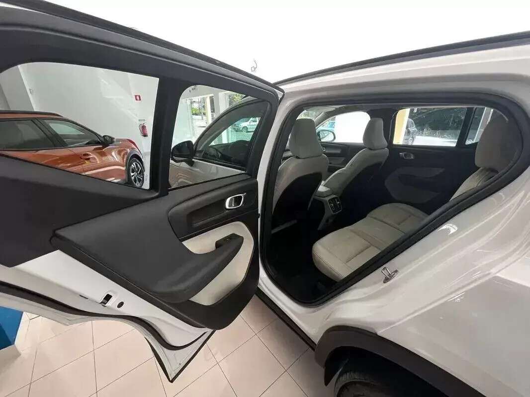 volvo-xc40-2023-gasolina-1477cc
