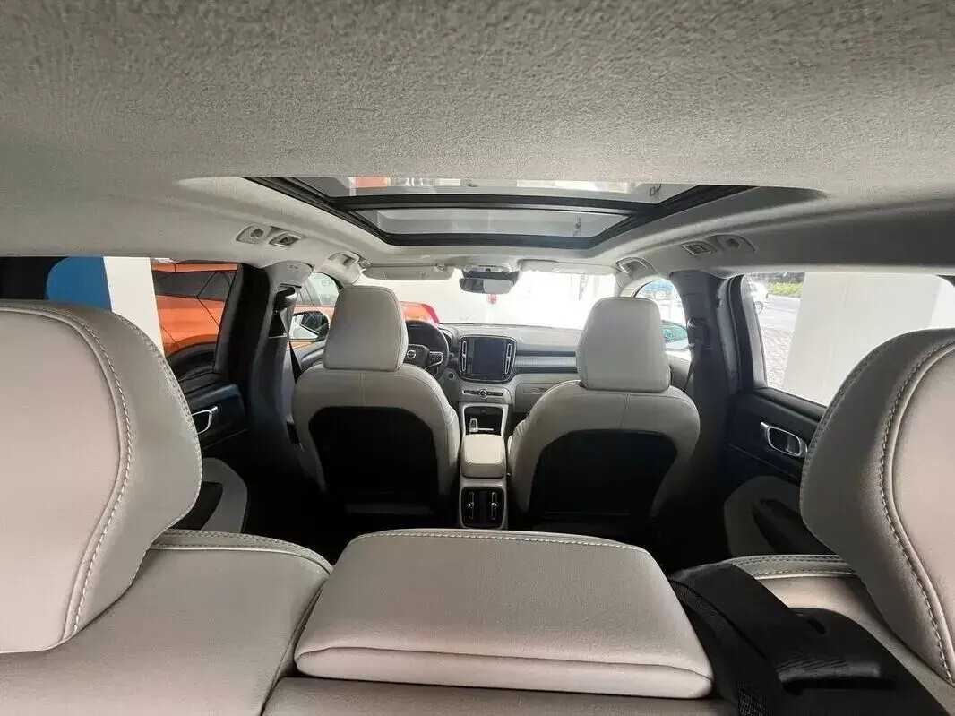 volvo-xc40-2023-gasolina-1477cc
