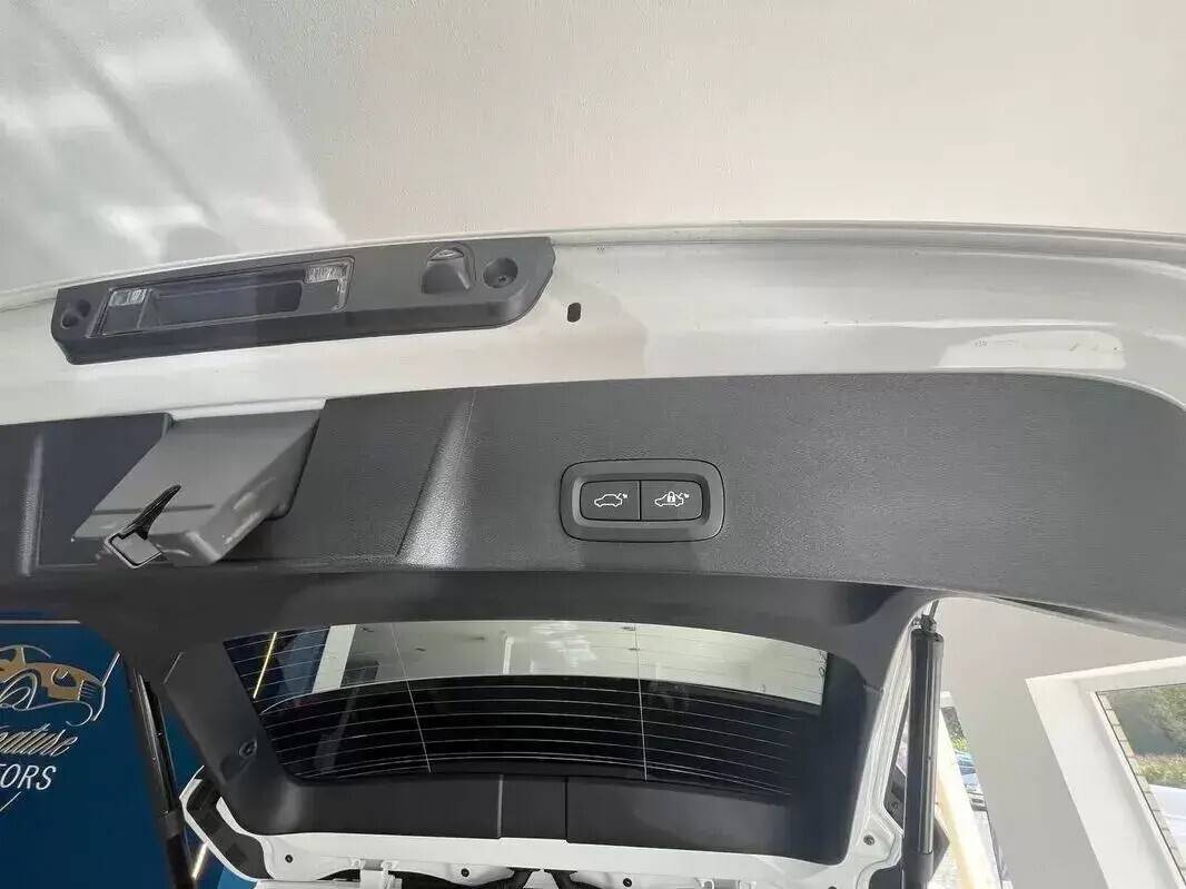 volvo-xc40-2023-gasolina-1477cc