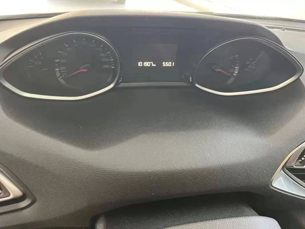 peugeot-308-2016-gasolina-1199cc