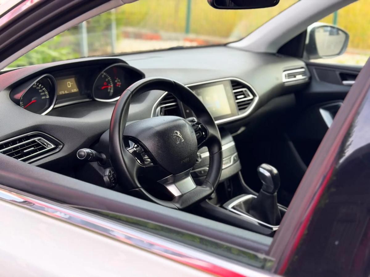 peugeot-308-2015-gasolina-1199cc