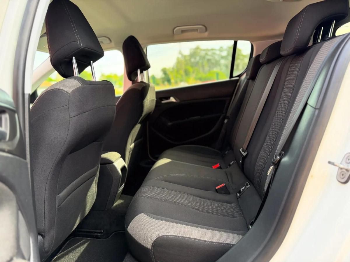 peugeot-308-2015-gasolina-1199cc