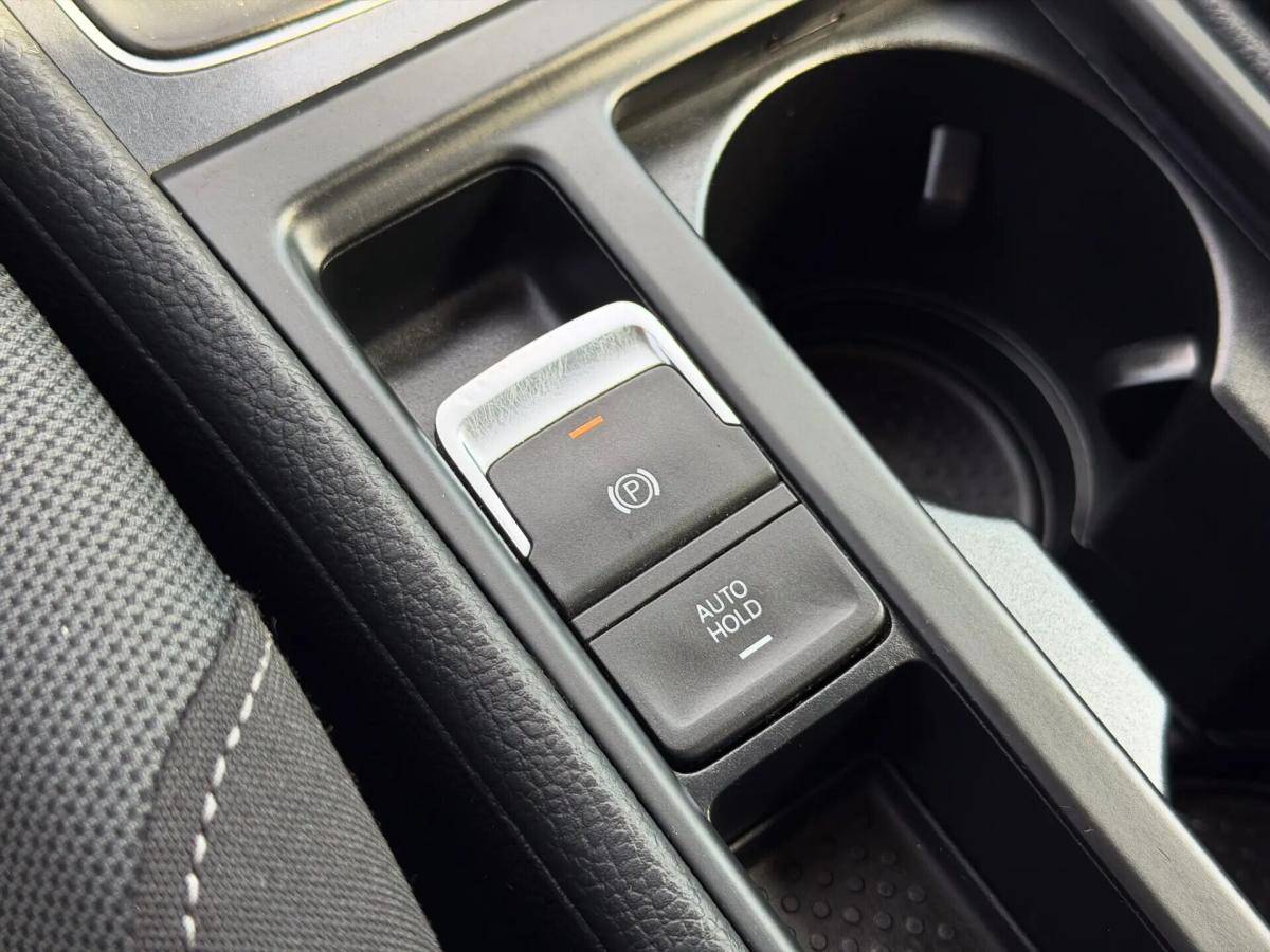 volkswagen-golf-2018-diesel-1598cc