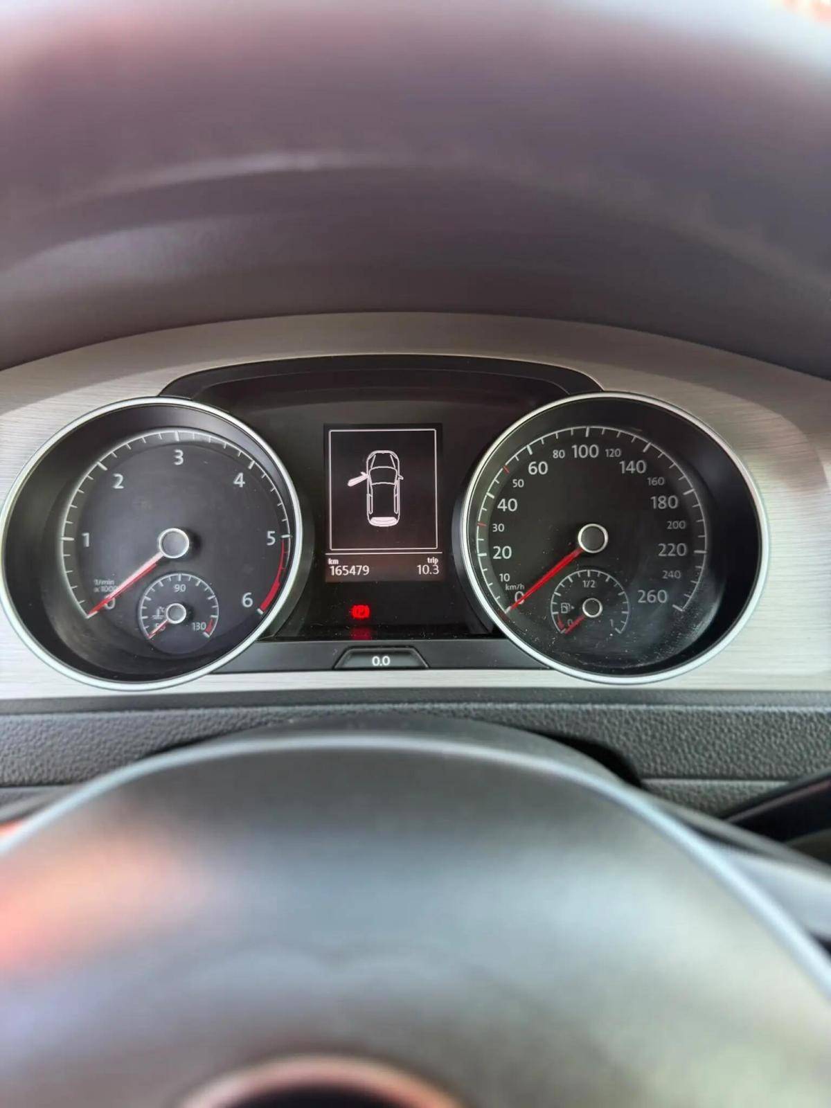 volkswagen-golf-2015-diesel-1598cc