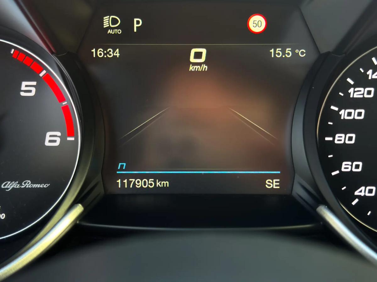 alfa-romeo-giulia-2022-diesel-2143cc