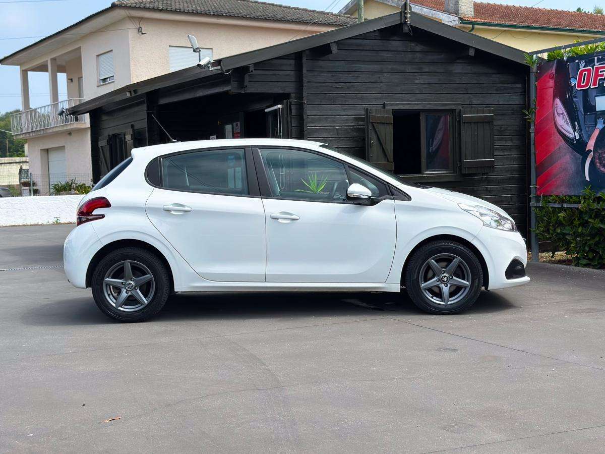 peugeot-208-2019-diesel-1499cc