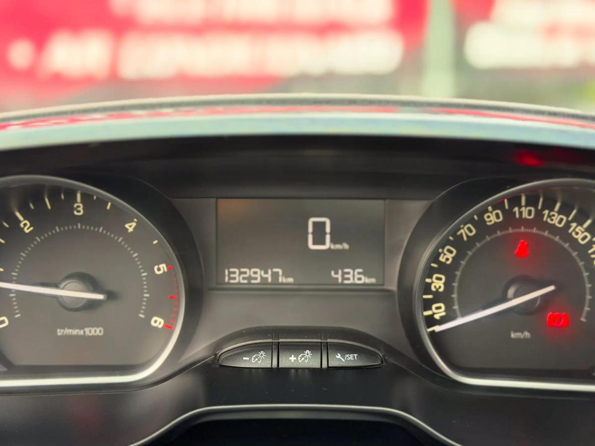 peugeot-208-2018-diesel-1560cc