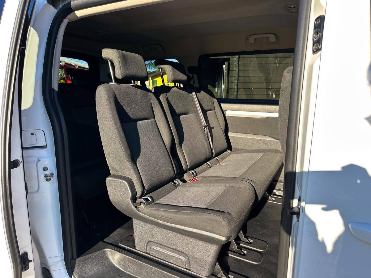 peugeot-traveller-2018-diesel-1499cc