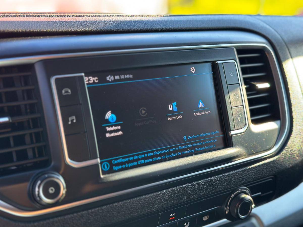 peugeot-traveller-2018-diesel-1499cc