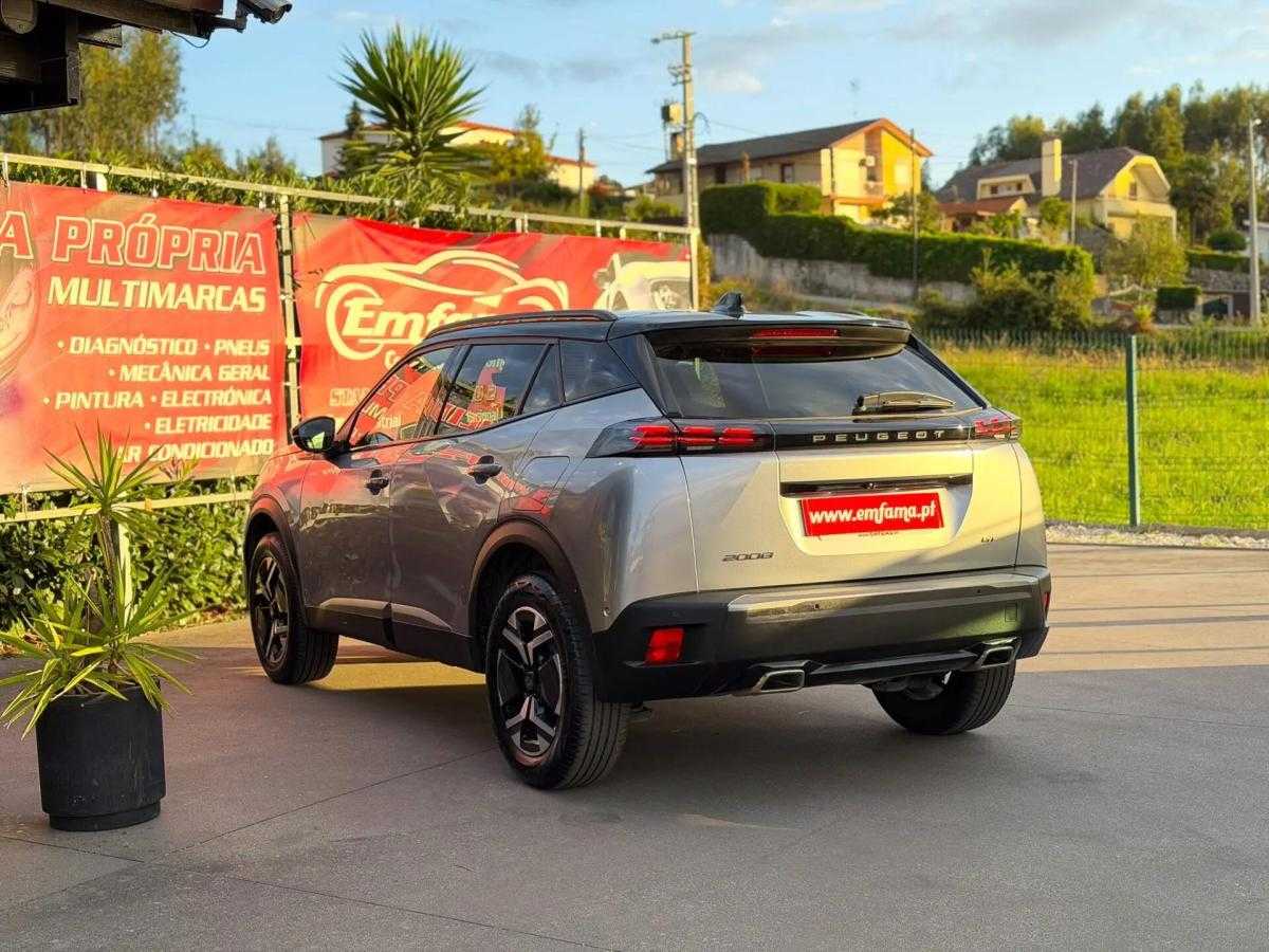 peugeot-2008-2023-gasolina-1199cc