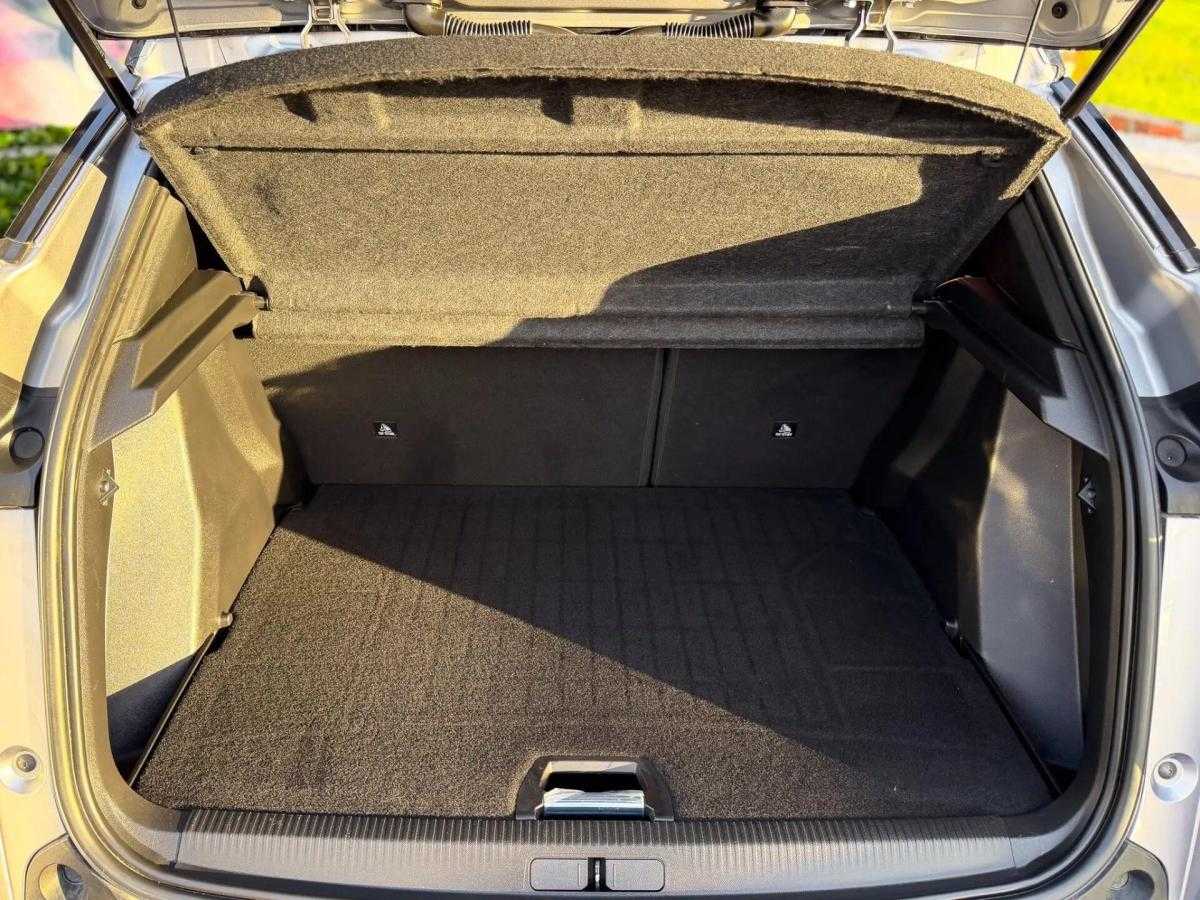peugeot-2008-2023-gasolina-1199cc