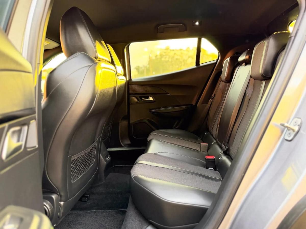 peugeot-2008-2023-gasolina-1199cc