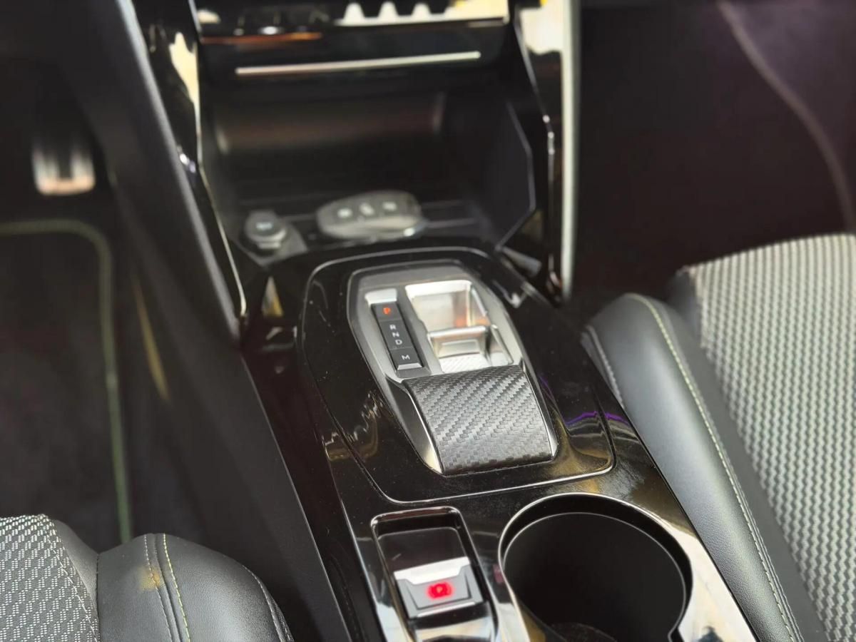 peugeot-2008-2023-gasolina-1199cc