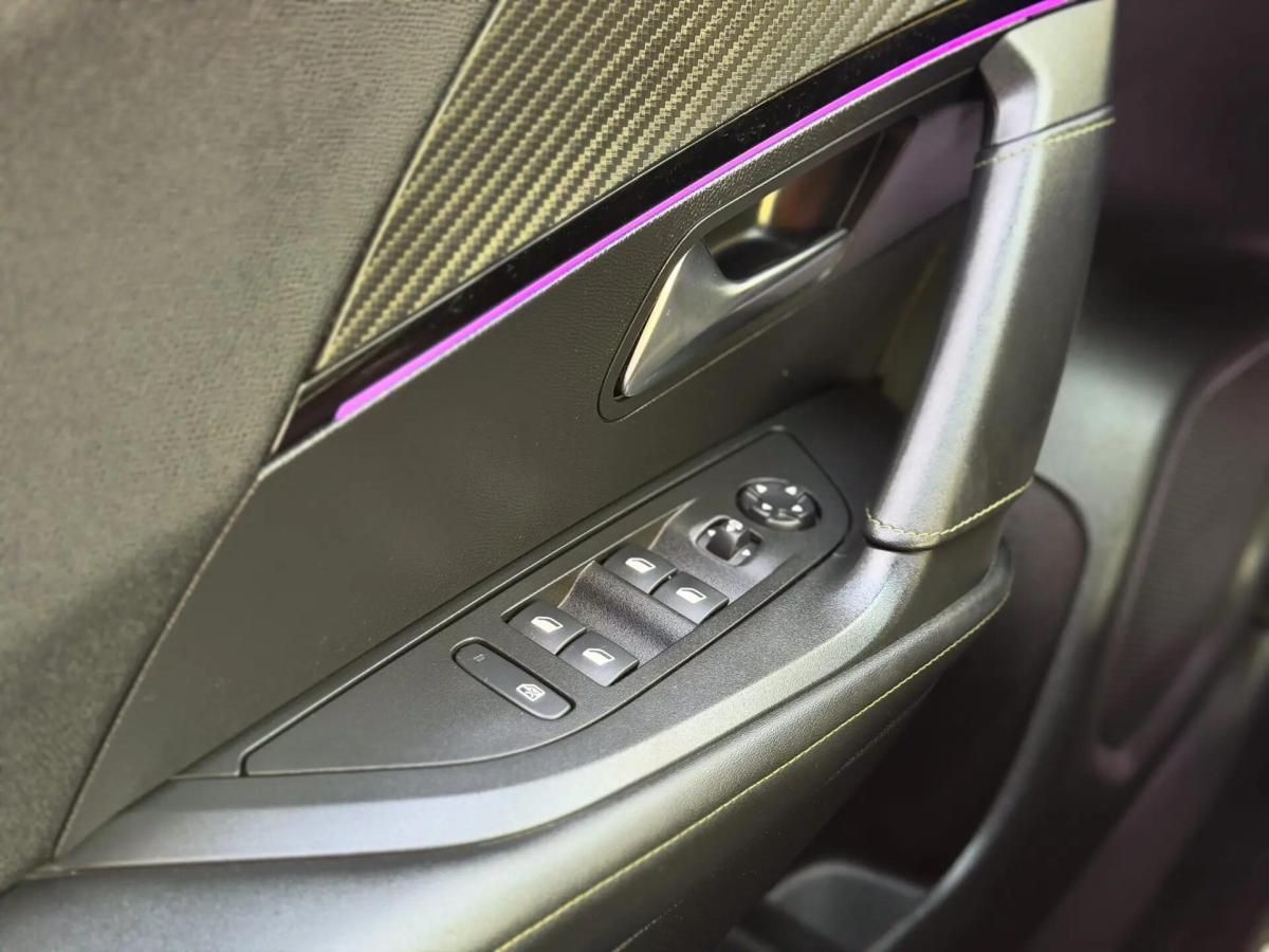 peugeot-2008-2023-gasolina-1199cc