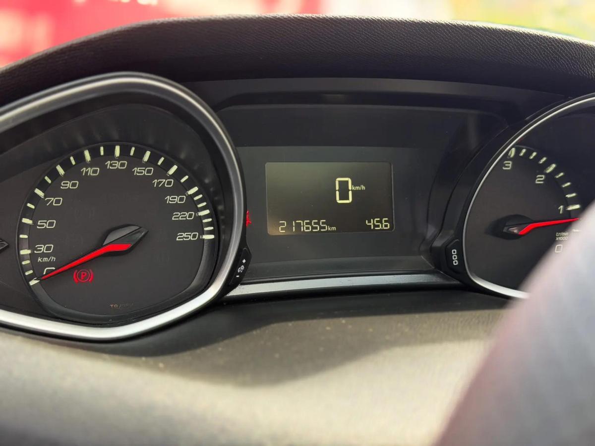 peugeot-308-2015-diesel-1560cc