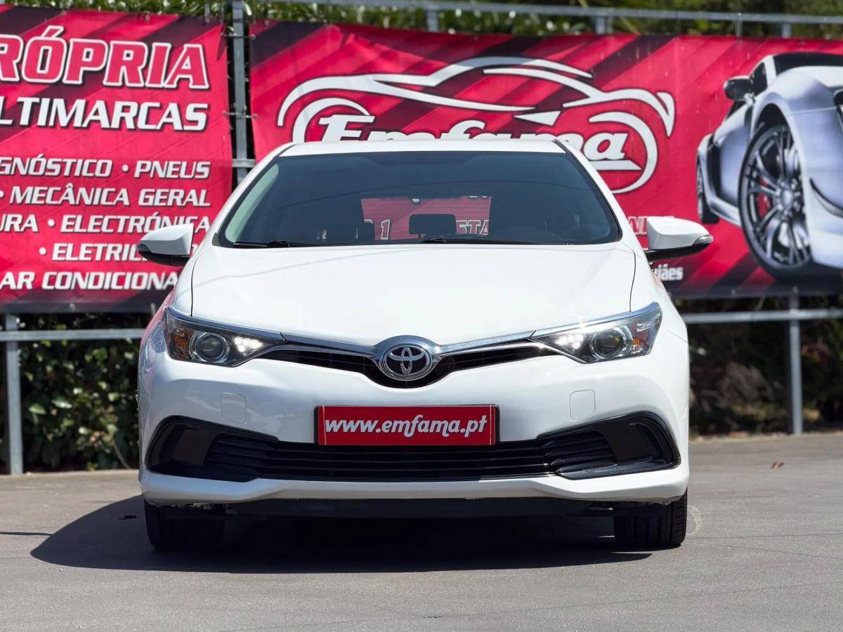 toyota-auris-2015-diesel-1364cc