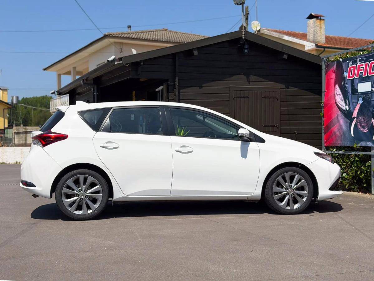 toyota-auris-2015-diesel-1364cc