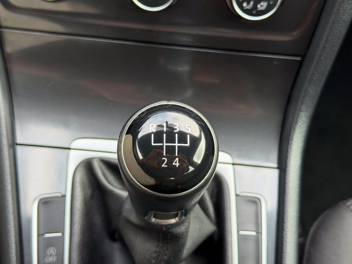 volkswagen-golf-2017-diesel-1598cc