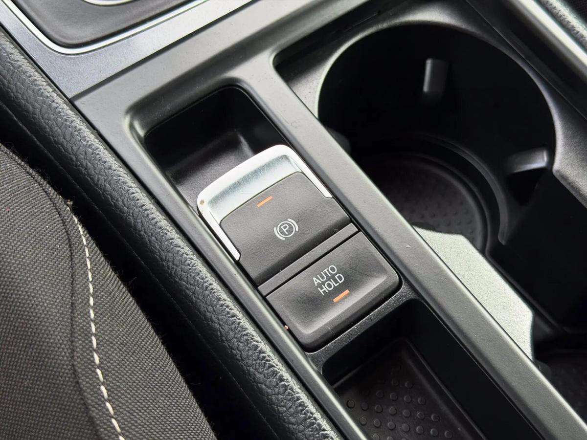 volkswagen-golf-2017-diesel-1598cc