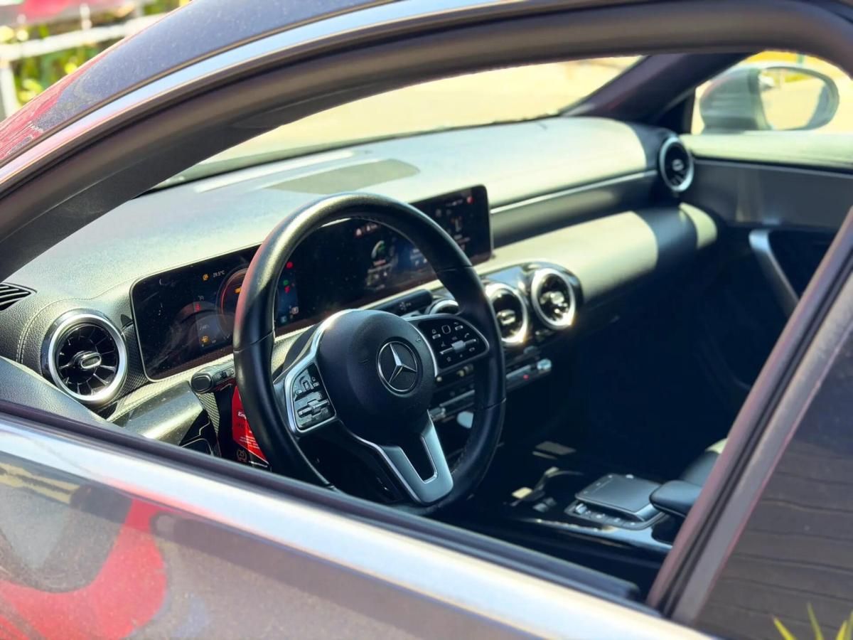 mercedes-benz-cla-180-amg-auto-2019-diesel-1461cc