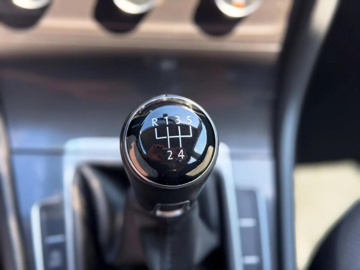 volkswagen-golf-2017-diesel-1598cc