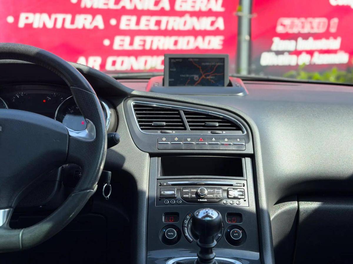 peugeot-5008-2013-diesel-1560cc