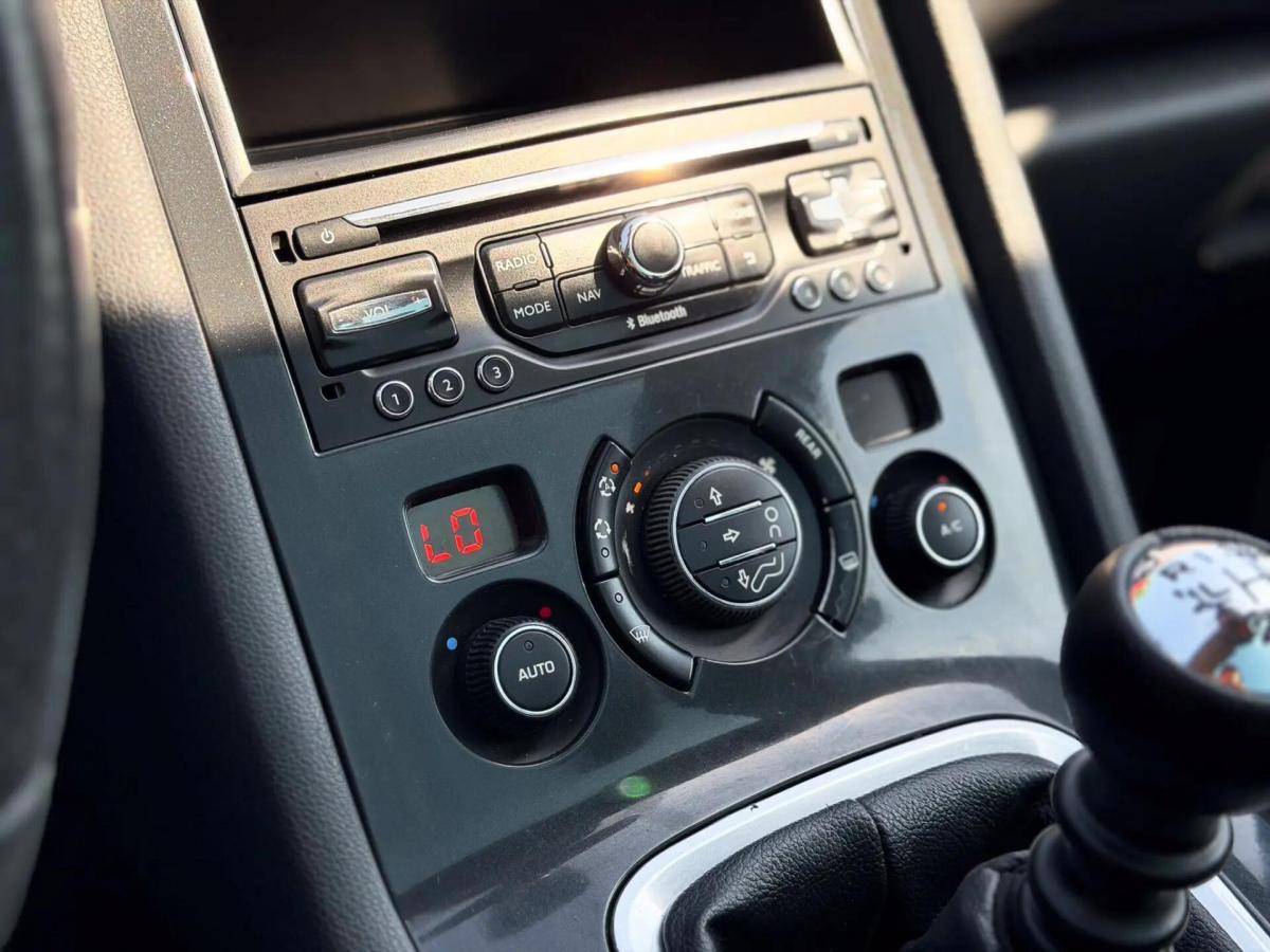 peugeot-5008-2013-diesel-1560cc