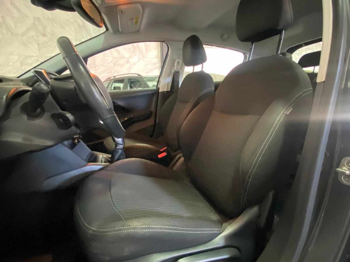 peugeot-208-1-2-vti-2017-gasolina-1199cc