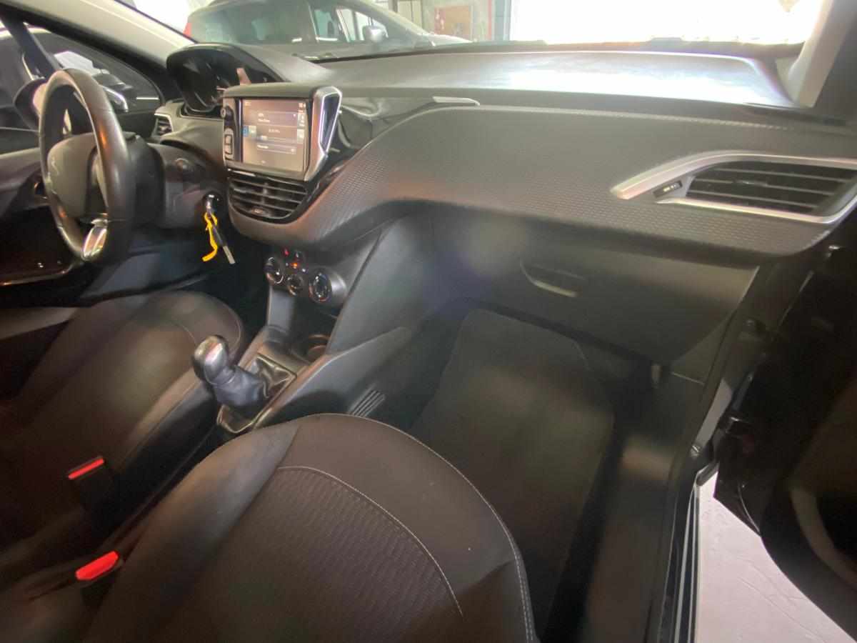 peugeot-208-1-2-vti-2017-gasolina-1199cc
