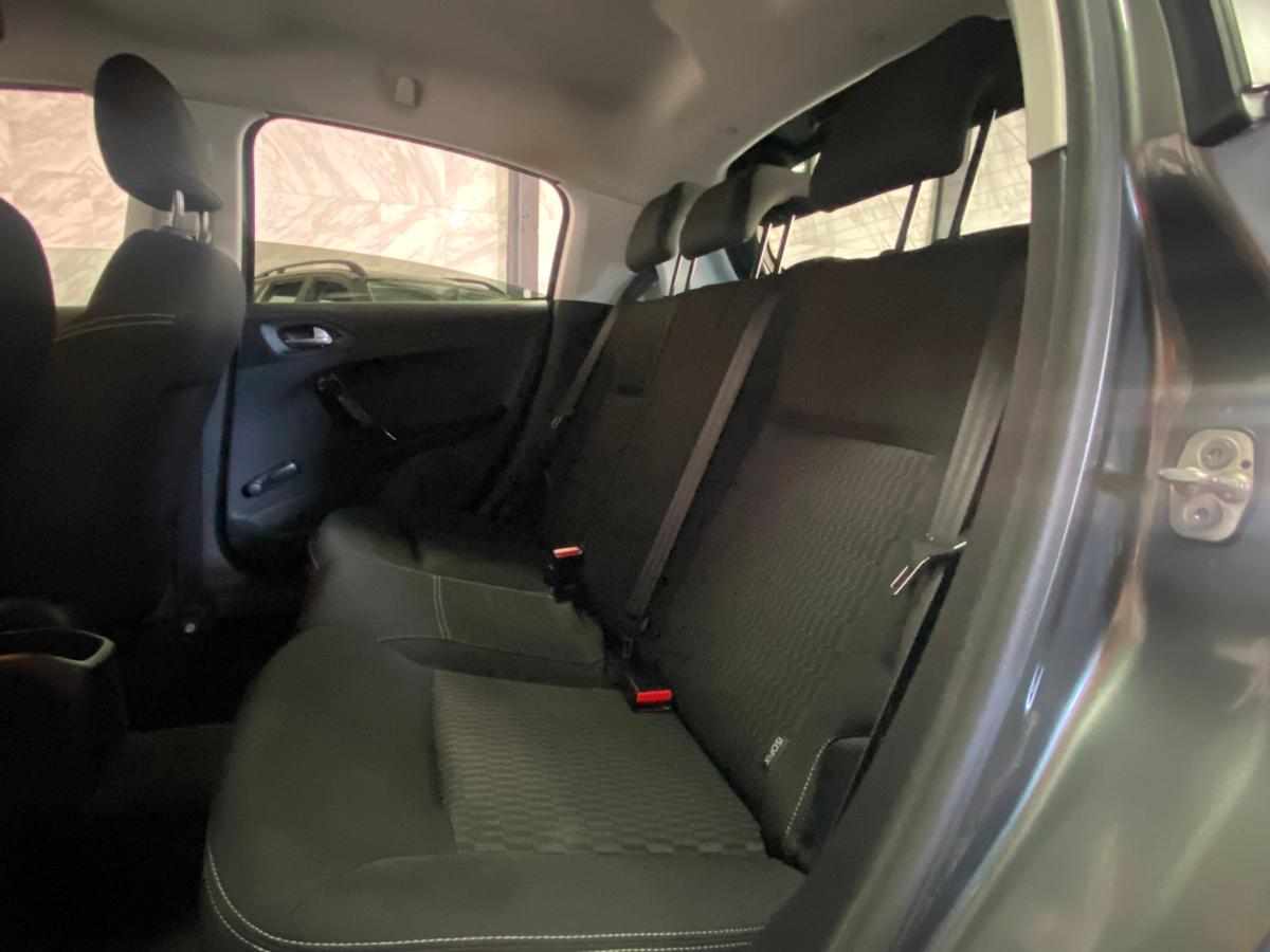 peugeot-208-1-2-vti-2017-gasolina-1199cc