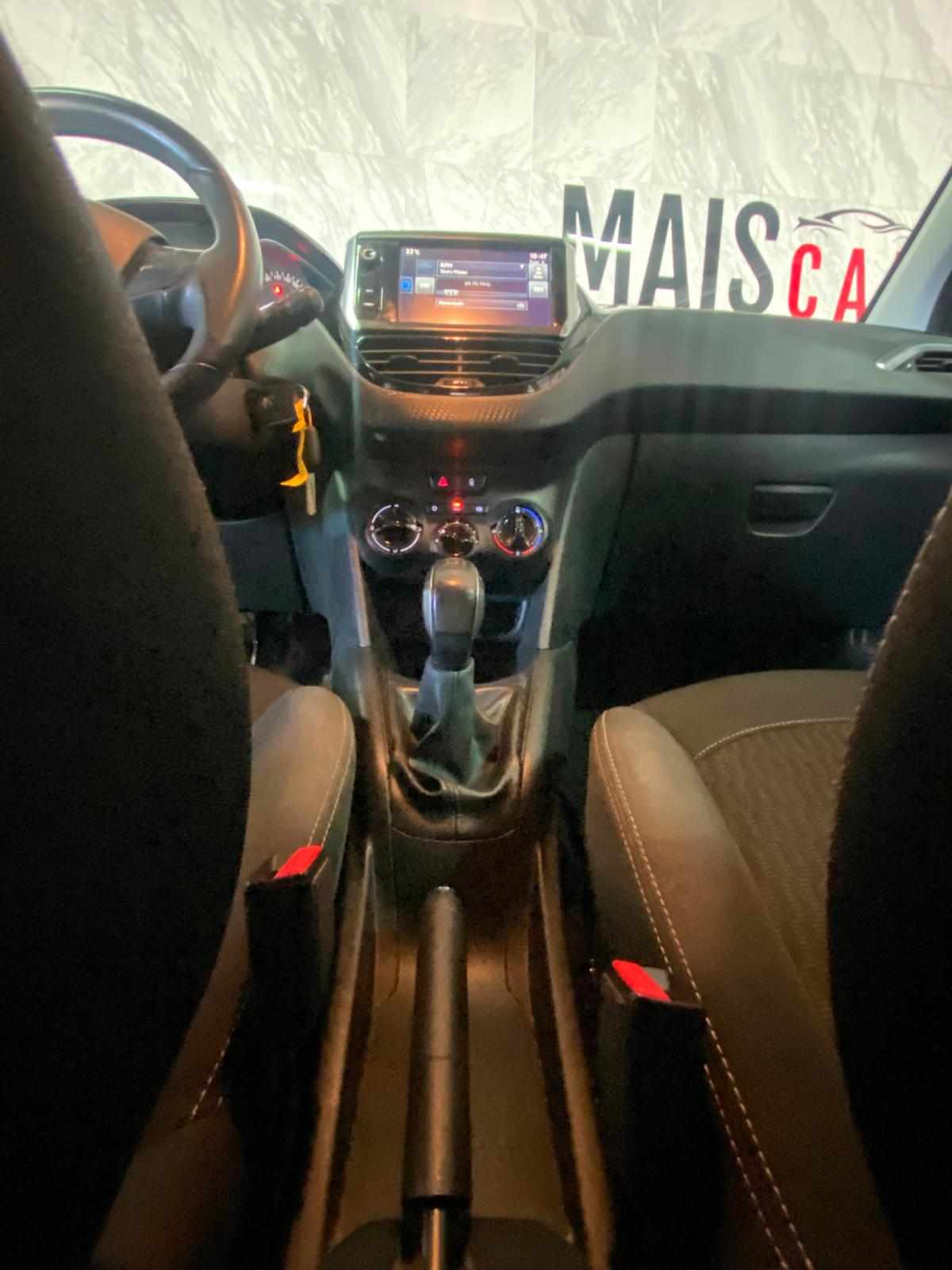 peugeot-208-1-2-vti-2017-gasolina-1199cc