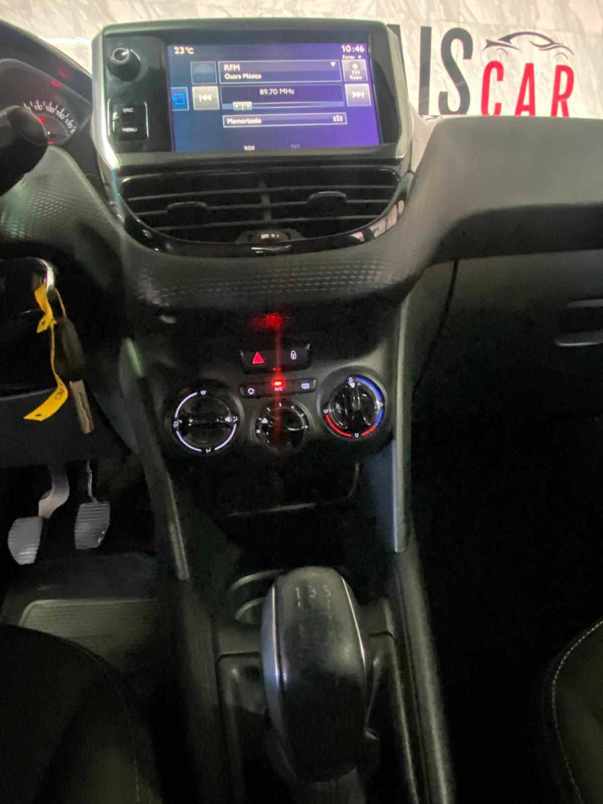 peugeot-208-1-2-vti-2017-gasolina-1199cc