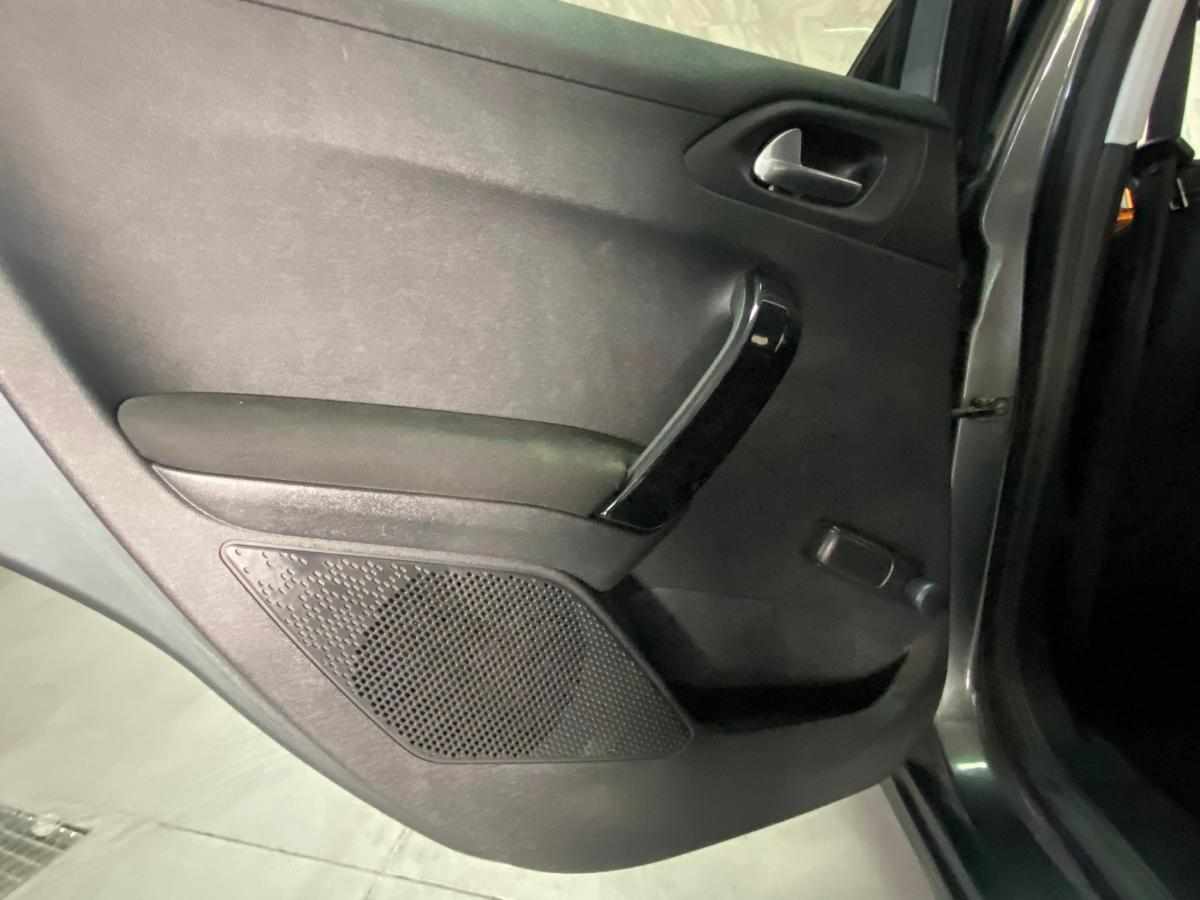peugeot-208-1-2-vti-2017-gasolina-1199cc