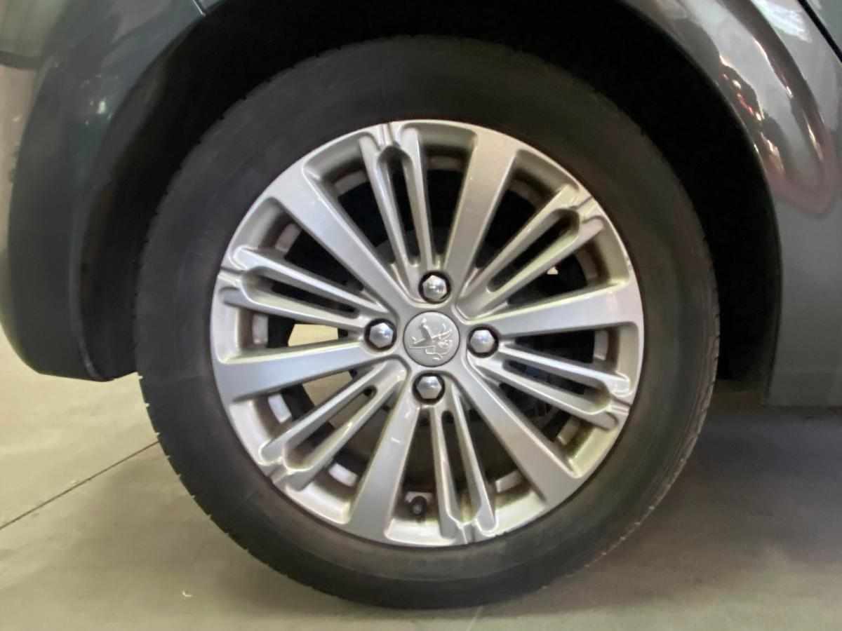 peugeot-208-1-2-vti-2017-gasolina-1199cc