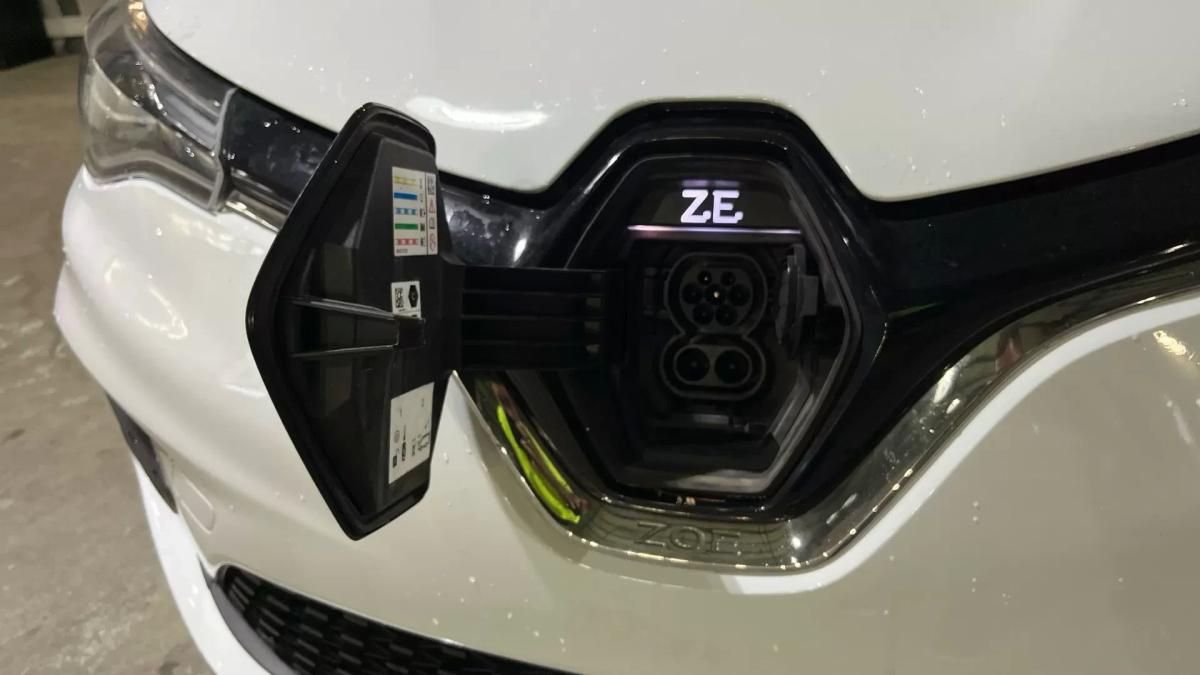 renault-zoe-2021-eletrico-200cc