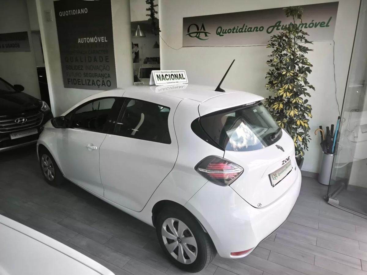 renault-zoe-2021-eletrico-200cc