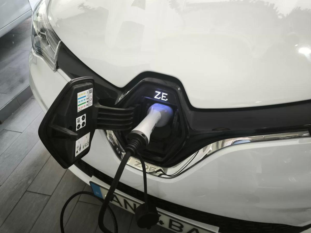 renault-zoe-2021-eletrico-200cc
