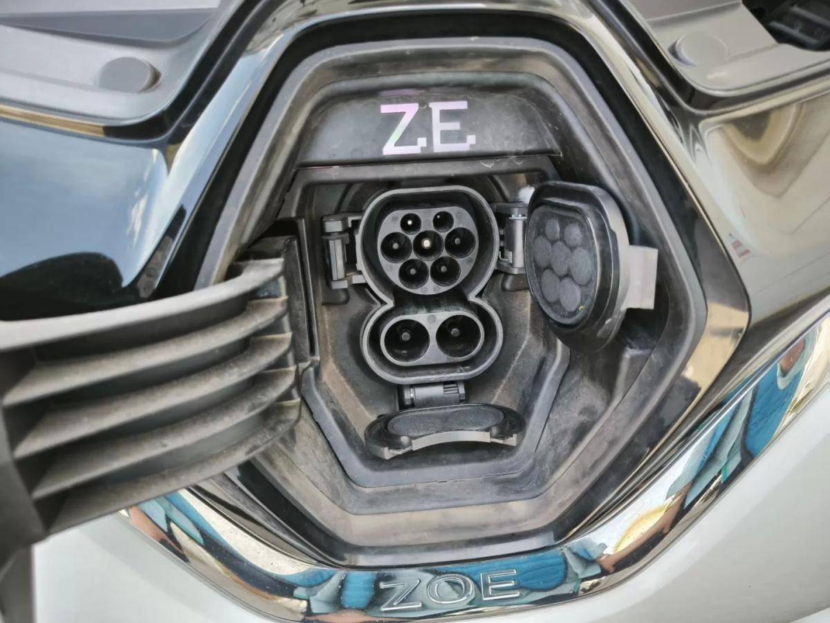 renault-zoe-2021-eletrico-200cc