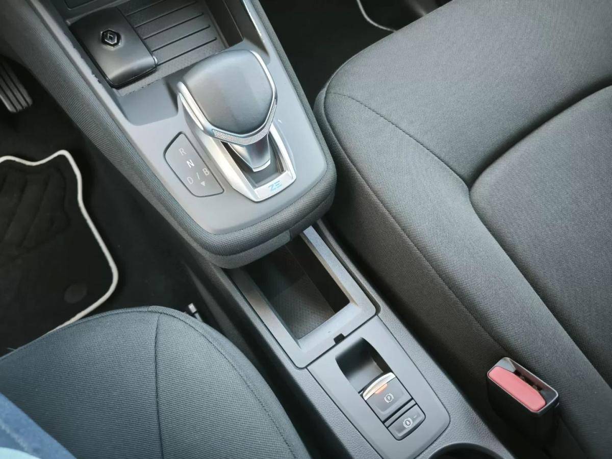 renault-zoe-2021-eletrico-200cc