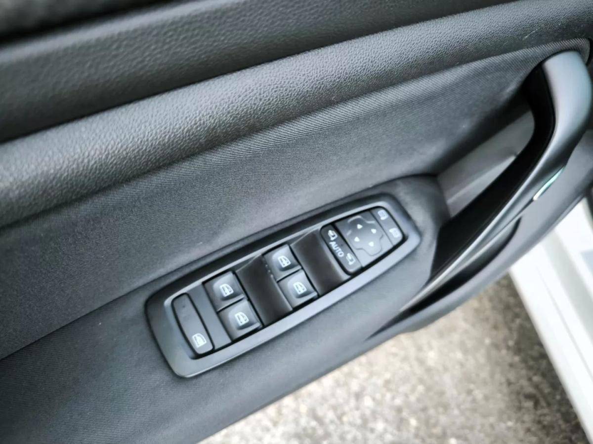 renault-megane-sport-tourer-2020-diesel-1461cc