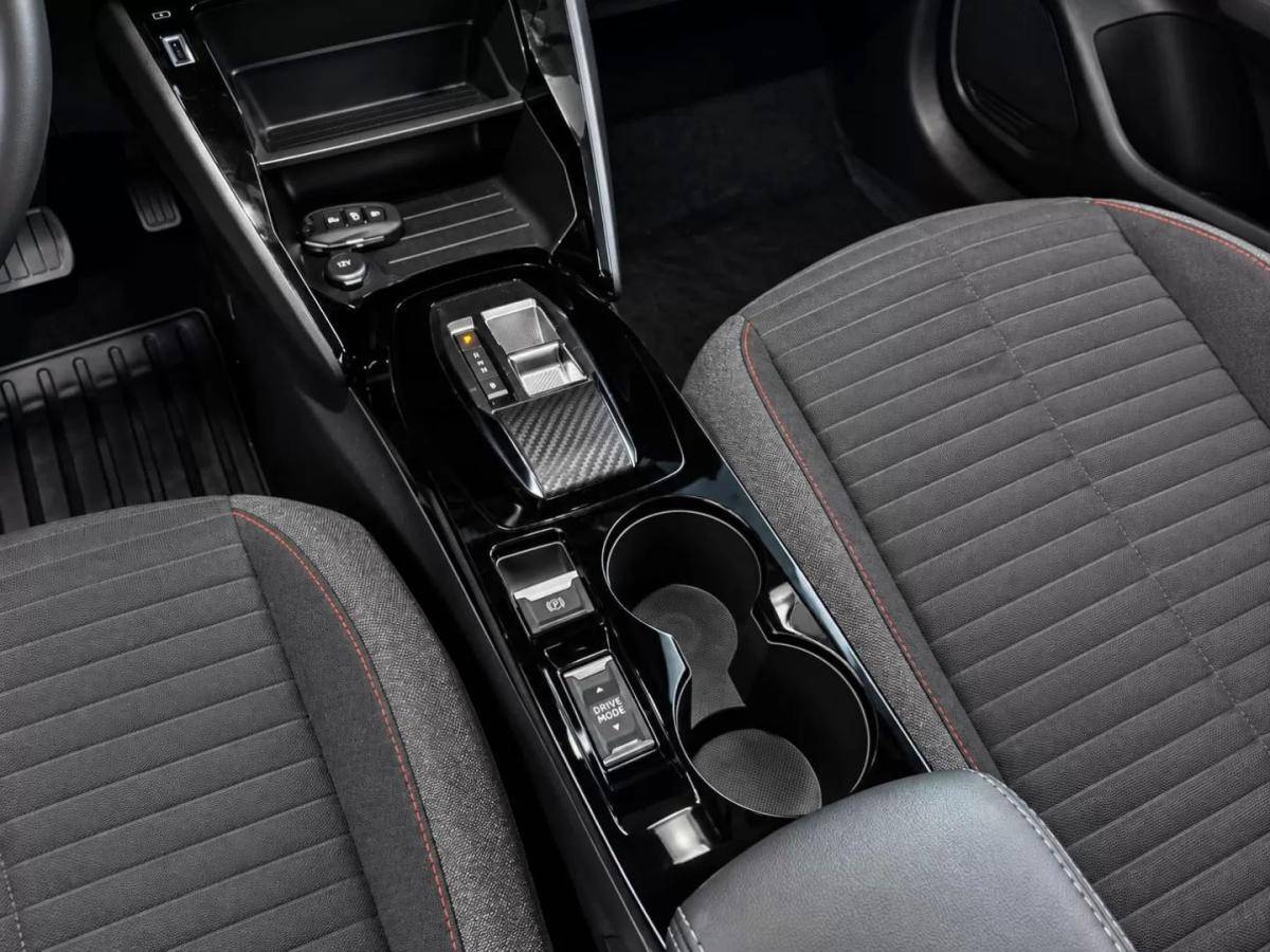 peugeot-e-208-2023-eletrico-0cc