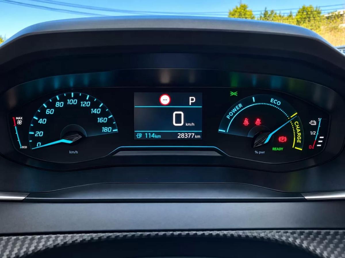 peugeot-e-208-2023-eletrico-0cc