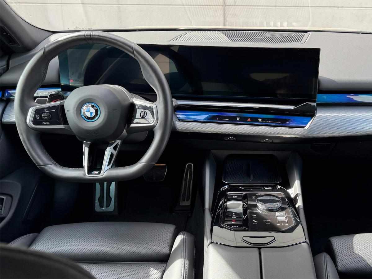 bmw-serie-5-i5-edrive40-2025-eletrico