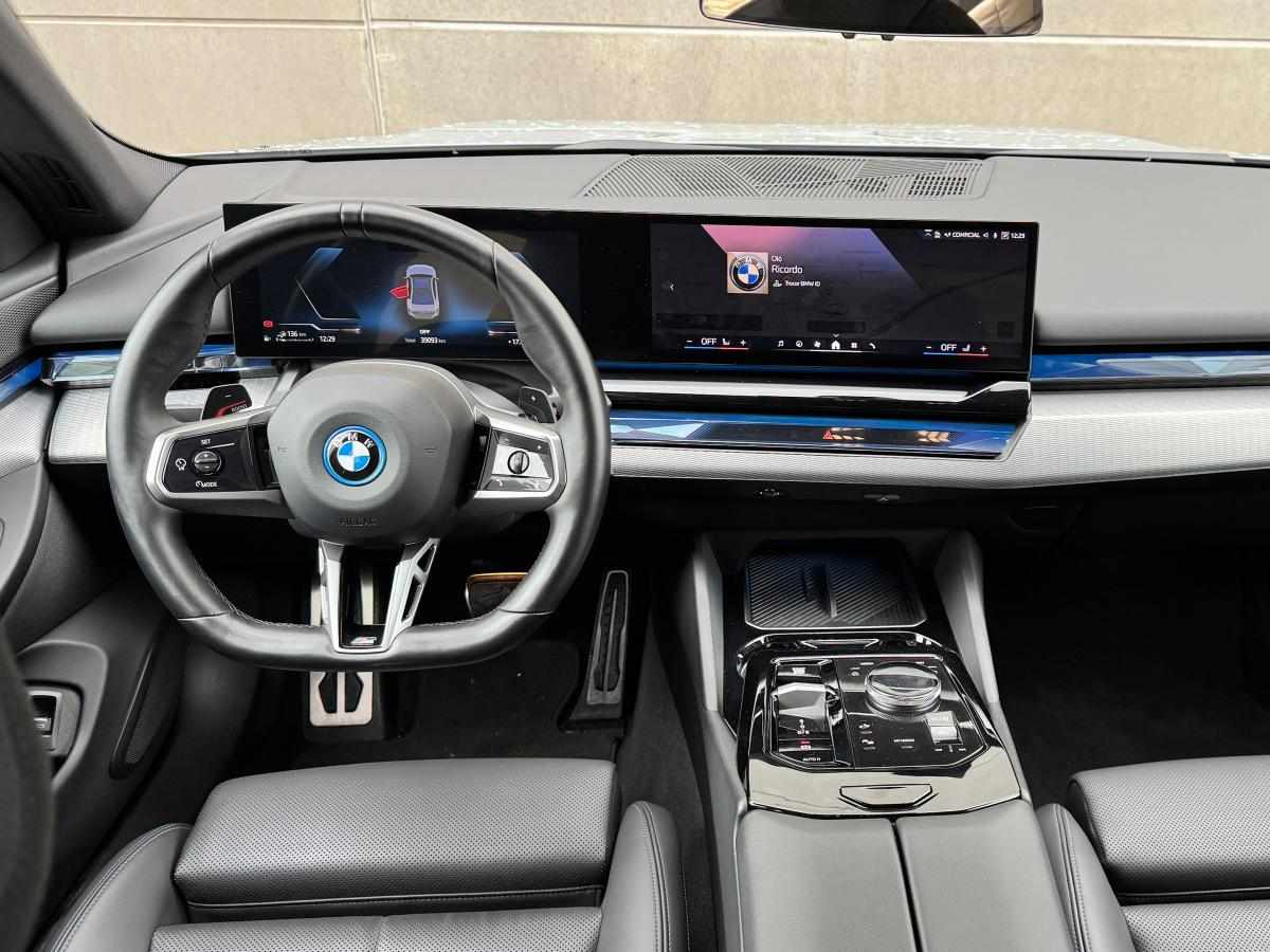 bmw-serie-5-530e-2024-gasolina-1998cc